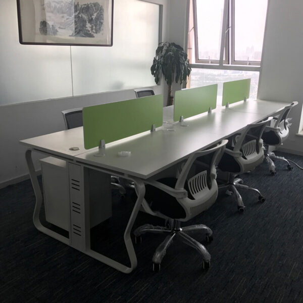 I shape modern office workstation desk for 6 person in white color with green color partition