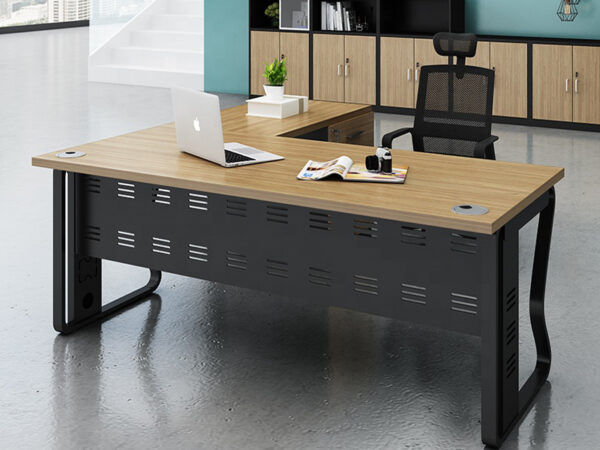 office desk with black color metal frame for manager