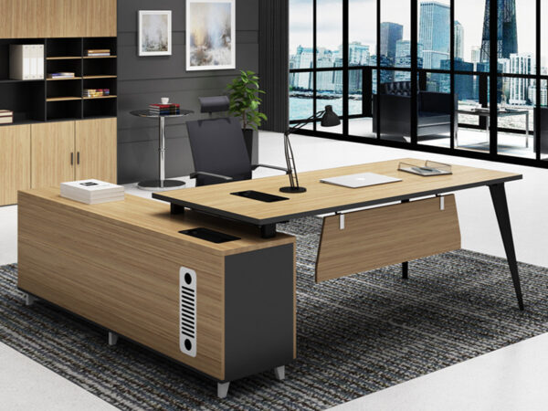 L shape classy office desk in oak color for manager